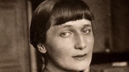 Сцена из спектакля «Анна Ахматова „Дорога не скажу куда“»